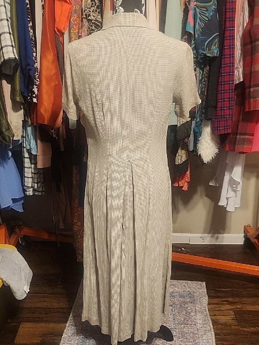 Button-Front Cream Midi Dress with Short Sleeves - Picture 3 of 5